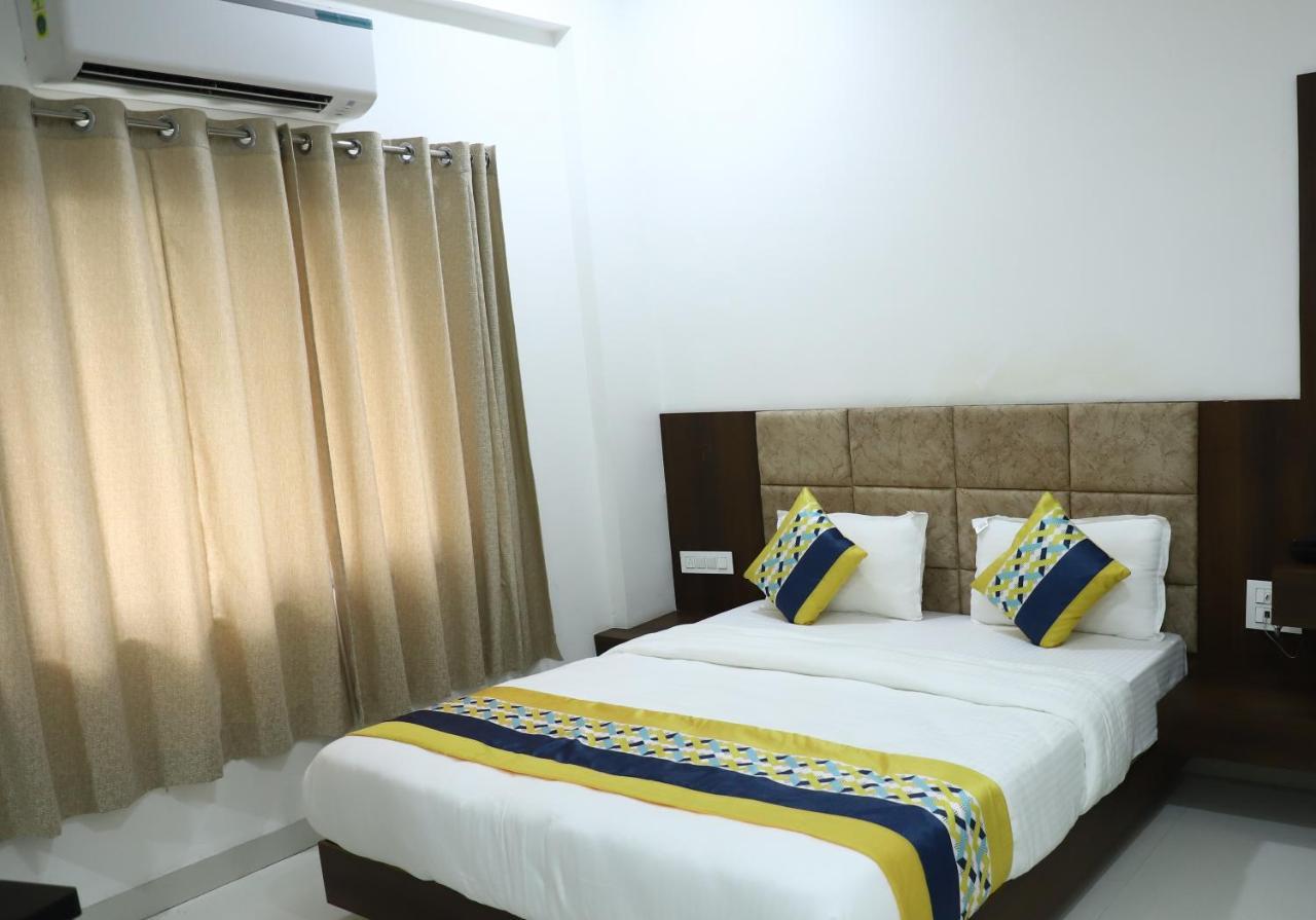 Hotel Singhnature Khandwa Exteriör bild