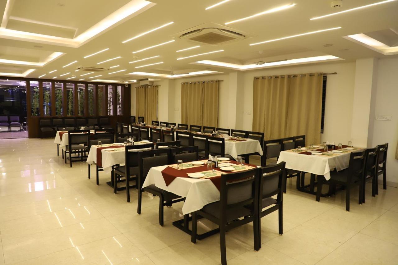 Hotel Singhnature Khandwa Exteriör bild