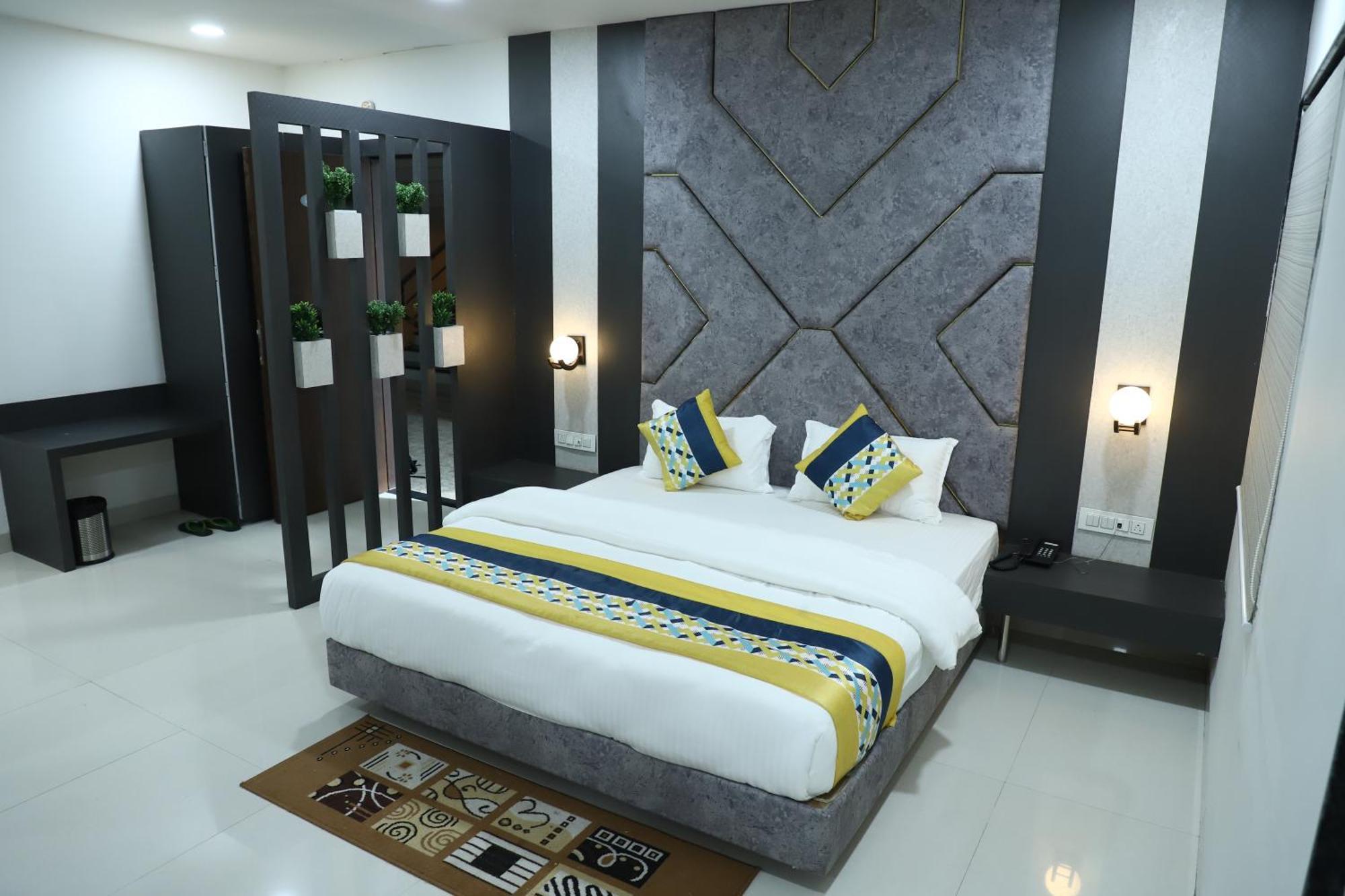 Hotel Singhnature Khandwa Exteriör bild