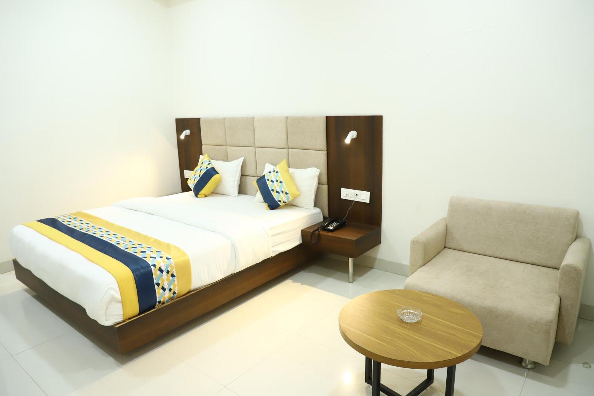 Hotel Singhnature Khandwa Exteriör bild
