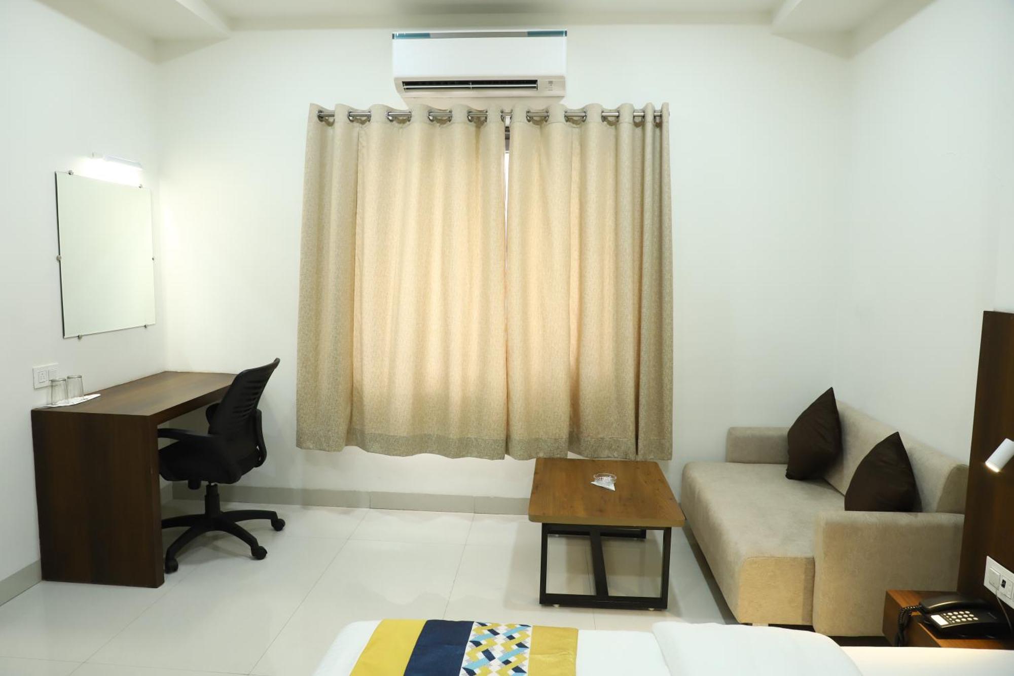 Hotel Singhnature Khandwa Exteriör bild
